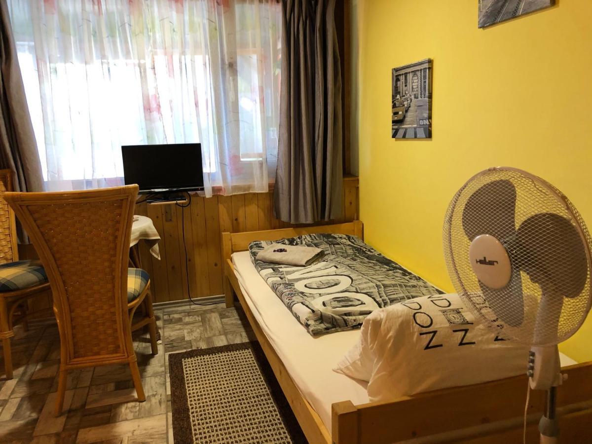 City Camping& Apartman &Bungalow Hotel Gyor Exterior photo