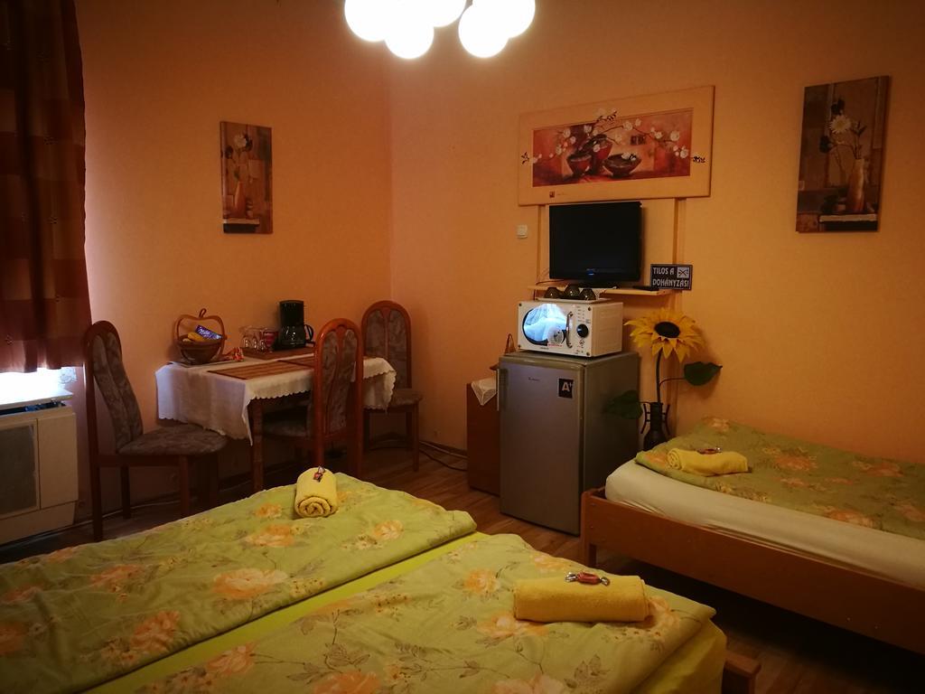 City Camping& Apartman &Bungalow Hotel Gyor Exterior photo