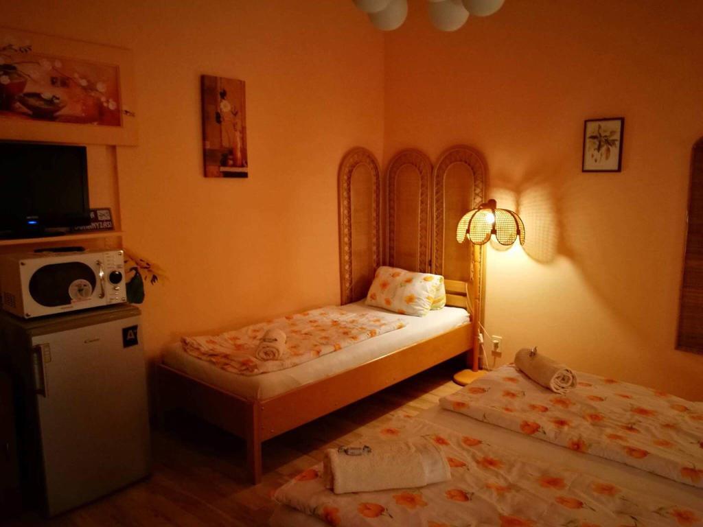 City Camping& Apartman &Bungalow Hotel Gyor Exterior photo